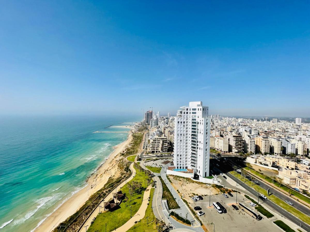 C Tower Apartments Νετάνια Εξωτερικό φωτογραφία