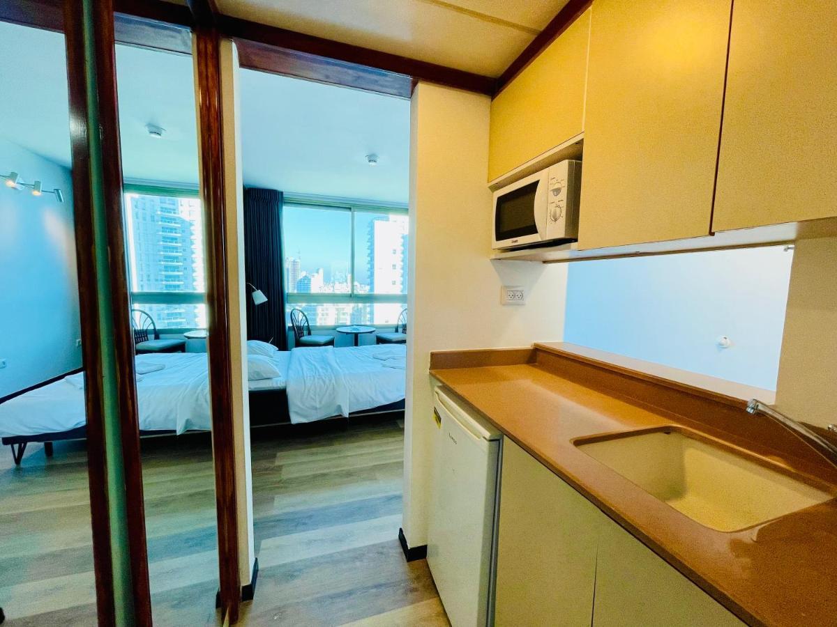 C Tower Apartments Νετάνια Εξωτερικό φωτογραφία