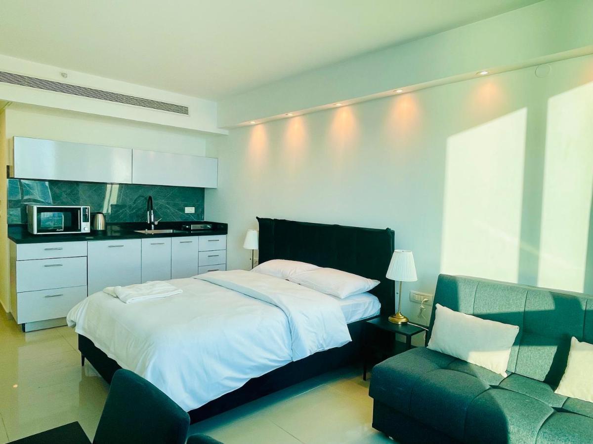 C Tower Apartments Νετάνια Εξωτερικό φωτογραφία