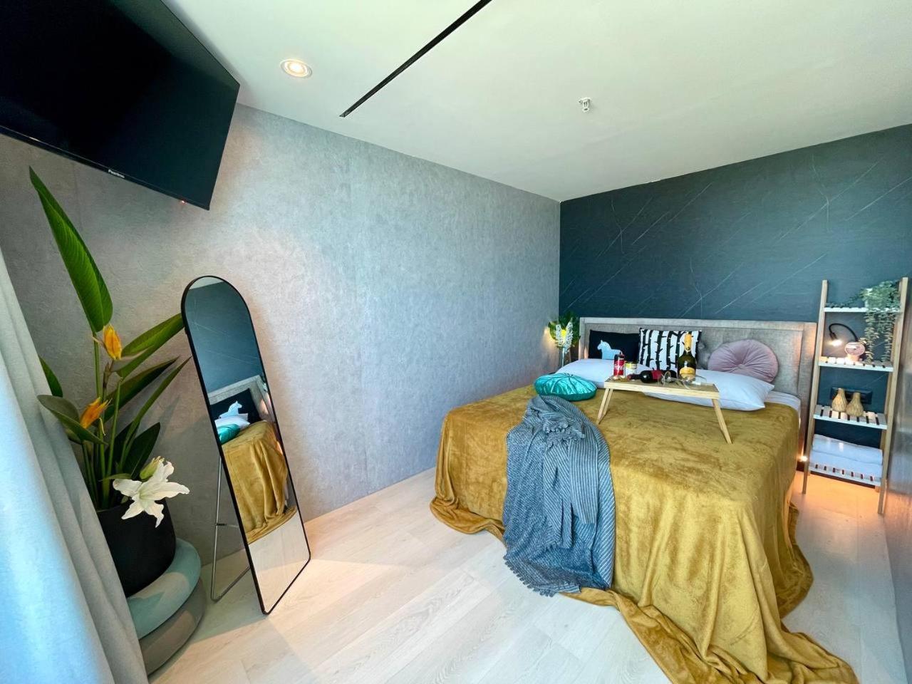 C Tower Apartments Νετάνια Εξωτερικό φωτογραφία