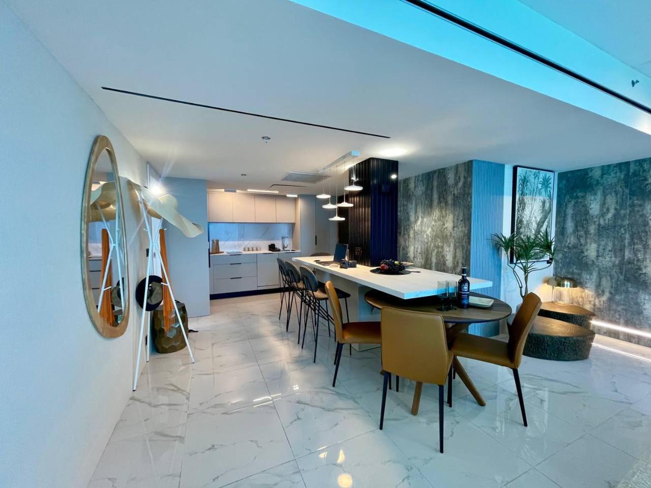 C Tower Apartments Νετάνια Εξωτερικό φωτογραφία