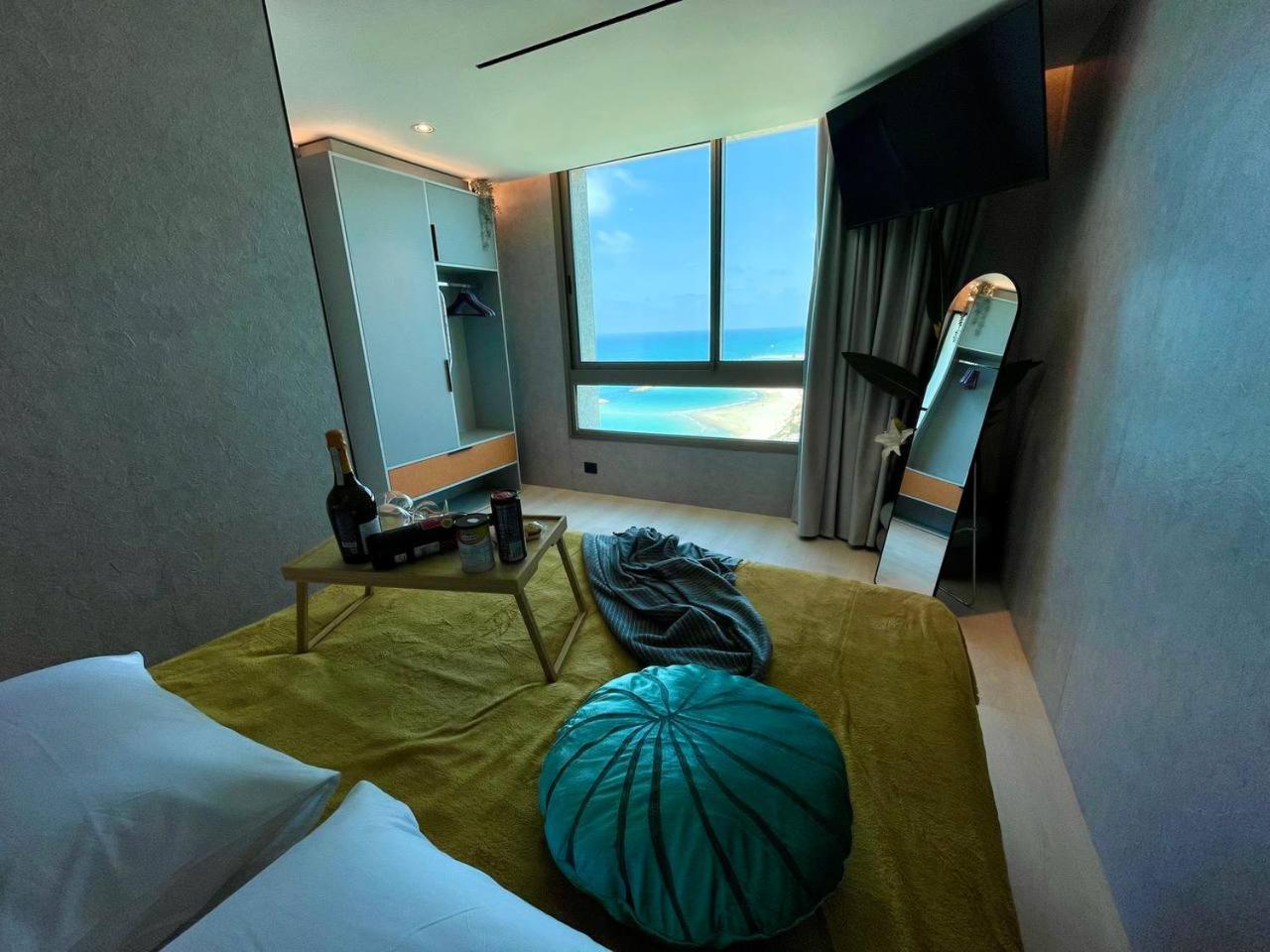 C Tower Apartments Νετάνια Εξωτερικό φωτογραφία